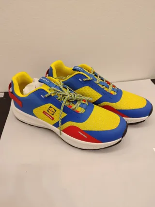 Scarpe dopo gara ciclismo Lidl Trek nuove