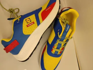 Scarpe dopo gara ciclismo Lidl Trek nuove