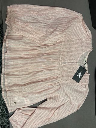 Camisa rosa de fiesta sin estrenar