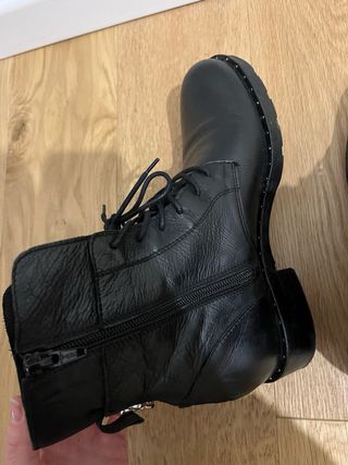 Stivaletti donna neri con lacci