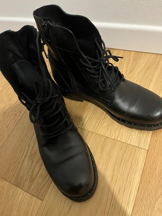 Stivaletti donna neri con lacci