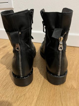 Stivaletti donna neri con lacci