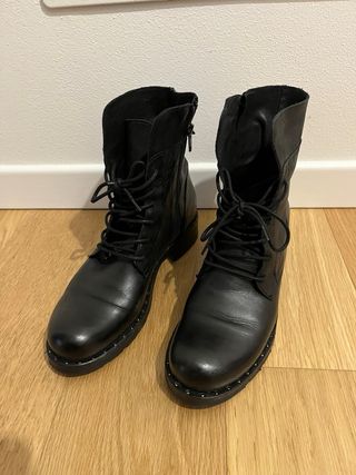 Stivaletti donna neri con lacci