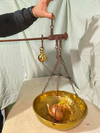 Balanza romana latón con plato