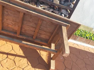 Mesa de madera rústica