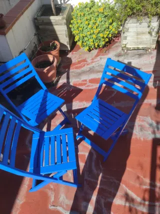 Silla de jardín plegable de madera azul