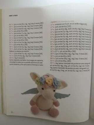 Libro Amigurumi de fantasía