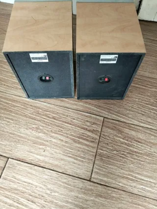 Altavoces Aiwa