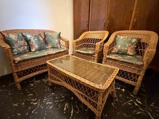 Conjunto sofá, sillones y mesa mimbre