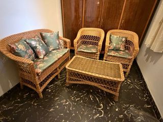 Conjunto sofá, sillones y mesa mimbre