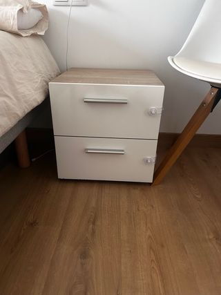 Cómoda y 2 mesitas de noche