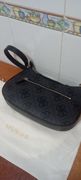 Bolso Guess Negro y Gris