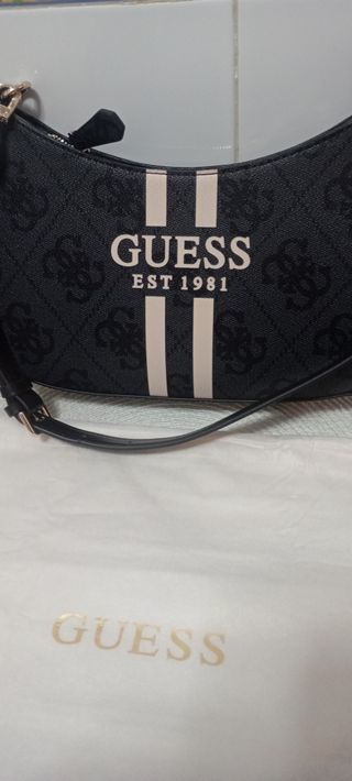 Bolso Guess Negro y Gris