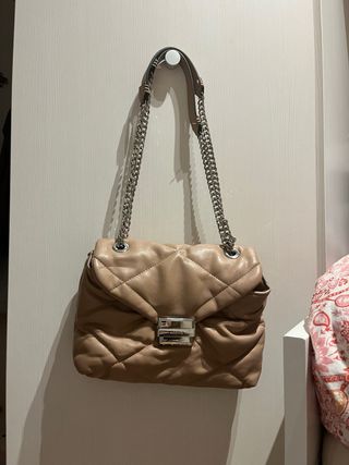 Bolso Parfois acolchado cadena nude