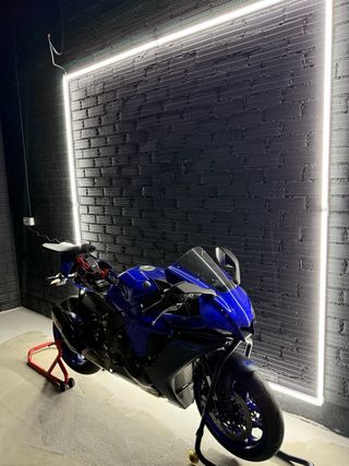 Yamaha R1 2023 Azul