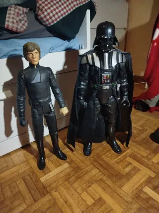 Figuras Darth Vader y Luke Skywalker