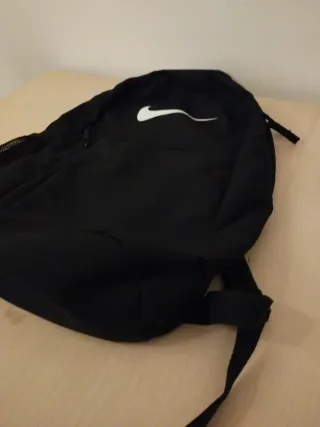 Mochila Nike Negra leed la descripción