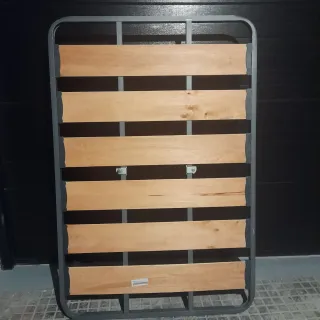 Somier de cama metálico con lamas de madera