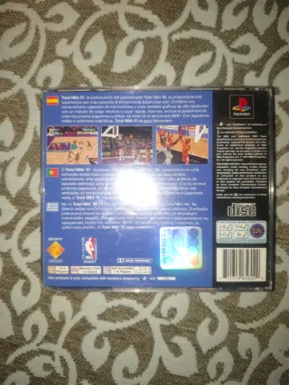 Lote PS1: NBA Total 97, FIFA 99 y Mando Sony PS1