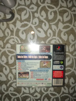 Lote PS1: NBA Total 97, FIFA 99 y Mando Sony PS1