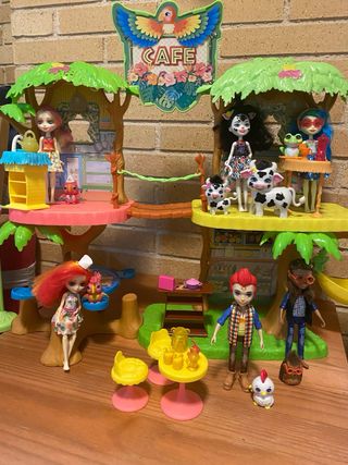Cafetería Enchantimals con 6 muñecas y 7 mascotas