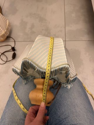 Lampada da tavolo a strisce