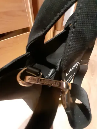 Bolso Karl Lagerfeld Negro Asas y Bandolera.