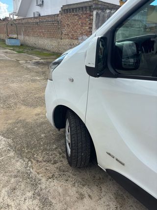 Furgoneta Nissan nv 300 2017 con 158000km 11900