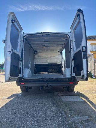 Furgoneta Nissan nv 300 2017 con 158000km 11900