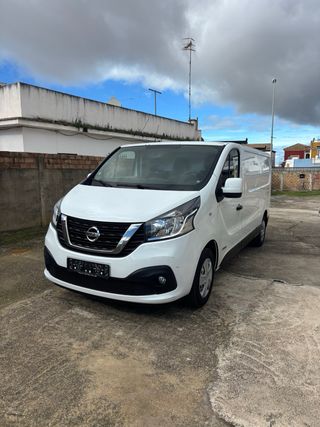 Furgoneta Nissan nv 300 2017 con 158000km 11900