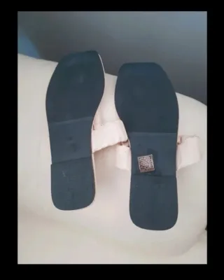 Sandalias planas Primark rosas