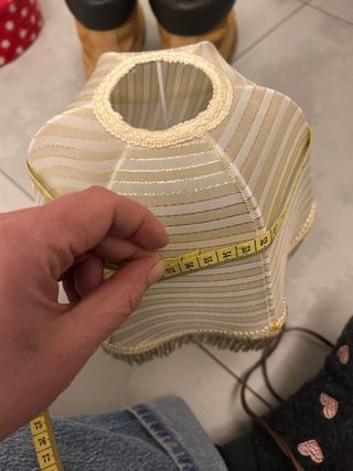 Lampada da tavolo con paralume a righe