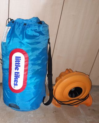 Castillo hinchable triangular Little Tikes