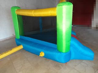 Castillo hinchable triangular Little Tikes