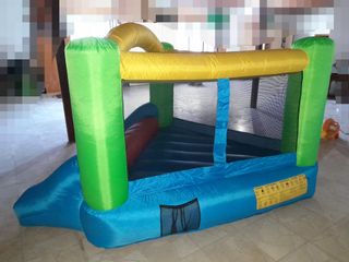 Castillo hinchable triangular Little Tikes