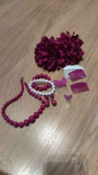 Trajes de Flamenca Buganbilla y Lunares Blancos