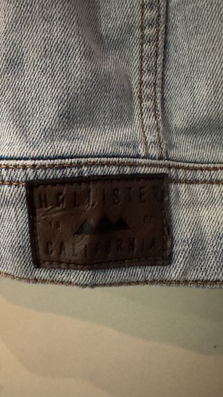 Chaqueta vaquera Hollister XL desgastada