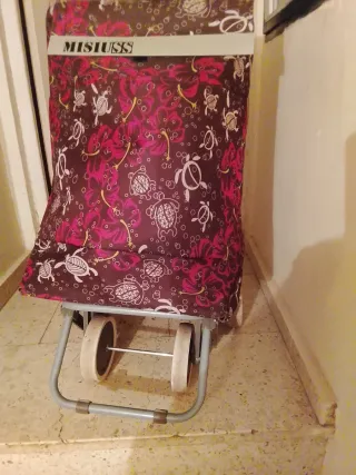 Carro de compra casi nuevo