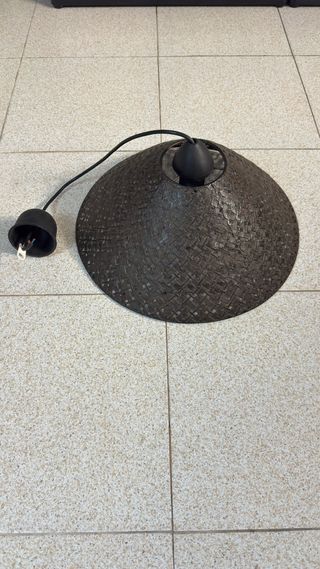 Lámpara de techo calada.