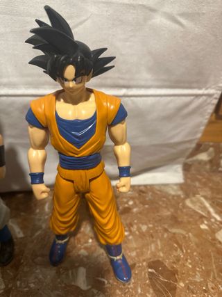 4 Figuras Dragon Ball Grandes