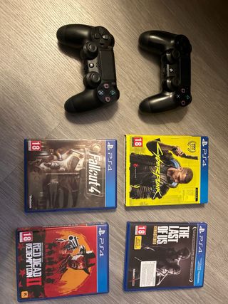 PS4 (Playstation 4) 1 TB + 2 mandos