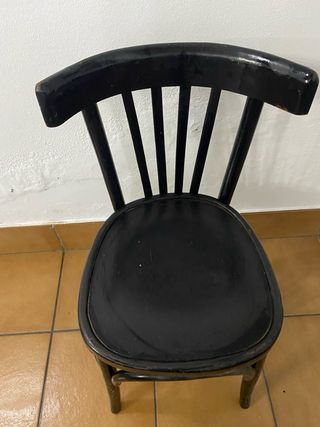 20 Silla de madera negra estilo Thonet
