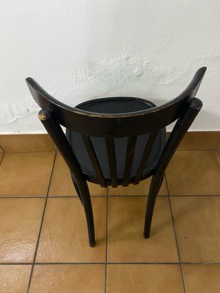 20 Silla de madera negra estilo Thonet