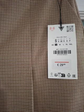 Falda Zara beige cuadros nueva