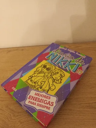 Diario de Nikki 11 - Mejores enemigas para siem...