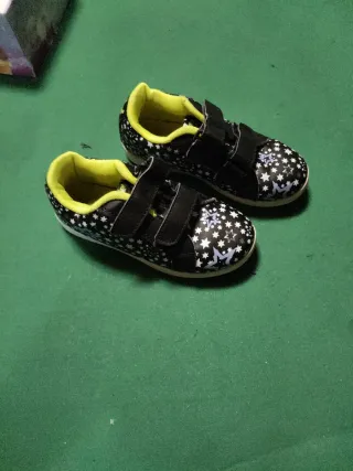 Scarpe ginnastica bambina taglia 29