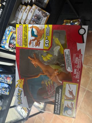 Pokemon Charizard Deluxe Flame & Flight