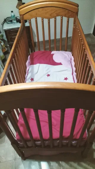 Cuna de madera