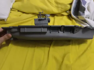 Portaaviones de juguete estilo micromachines.