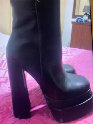 Botas altas negras talla 36